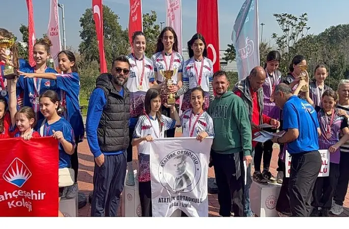 Atatürk Ortaokulu Öğrencileri Oryantiringde İzmir'e Damga Vurdu