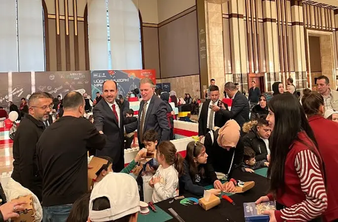 Başkan Altay “Külliye'de Ramazan" Etkinliklerinde Yer Alan Konya Bilim Merkezi Etkinlik Alanında Çocuklarla Buluştu