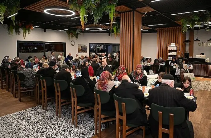 Başkan Kocaman, Ramazan Bereketini Kartepe'nin Çınarlarıyla Paylaştı