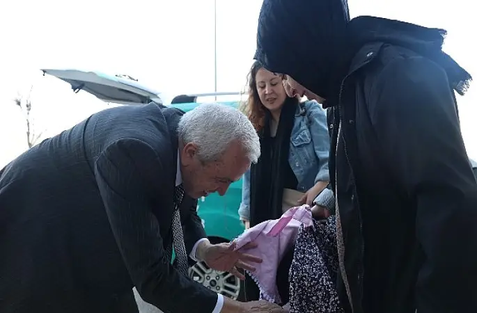 Başkan Şadi Özdemir “Anne Taksi"nin direksiyonuna geçti