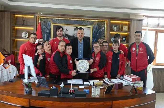 Başkan Taşyasan Down Sendromlular Basketbol Milli Takımı'nı ağırladı