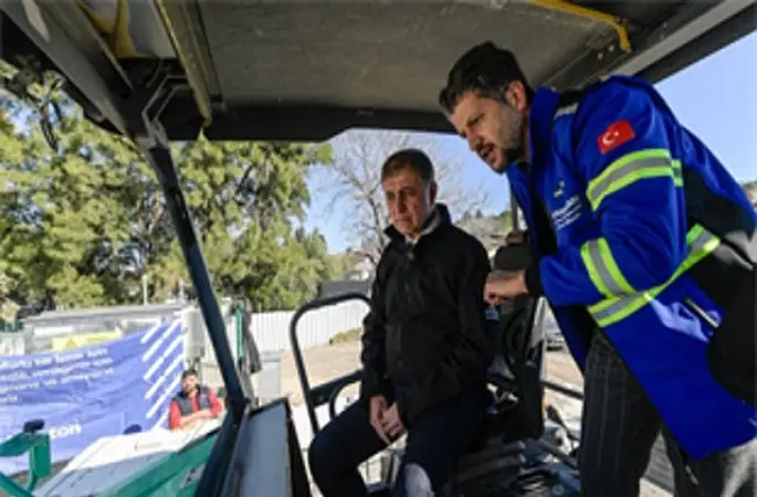 Başkan Tugay asfalt yatırımlarını yerinde inceledi