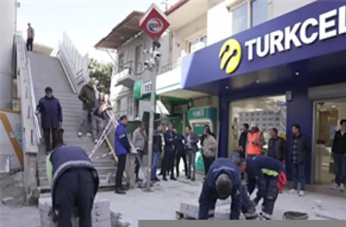 Bayraklı Sevgi Yolu'nda yoğun tempo