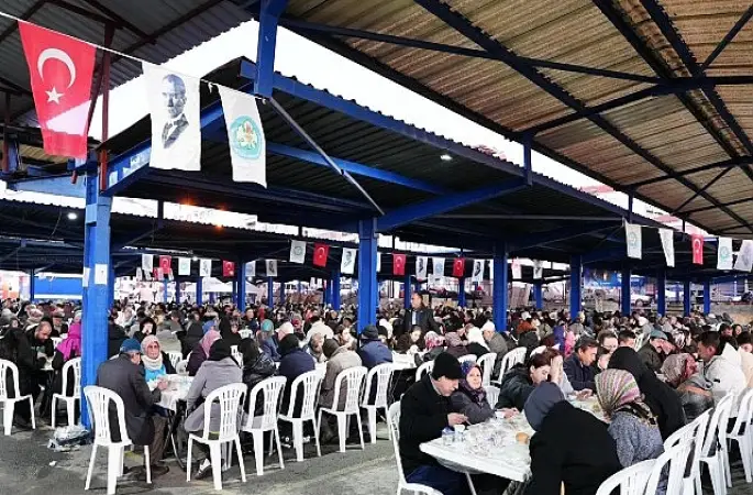 Büyükşehir'in İftar Sofrası Gördes'te Kuruldu