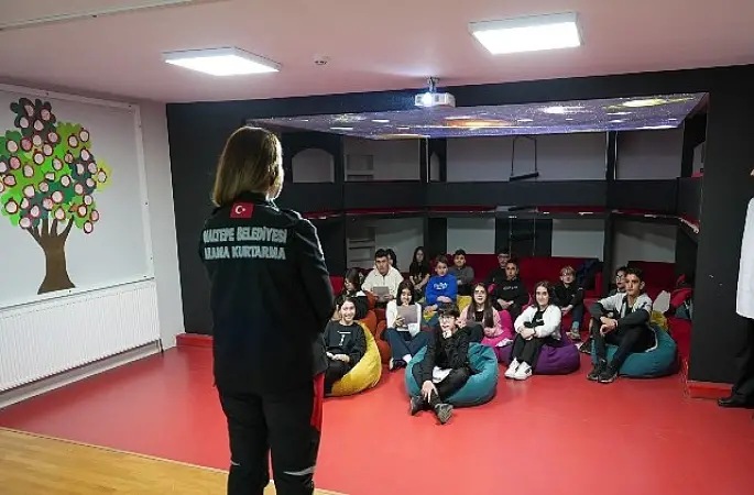 Deprem Haftası'nda dayanıklı bina modelleri inşa ettiler