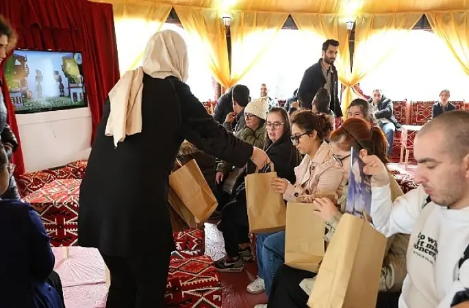 Gönüllerde Köprü Kuran Ziyaret