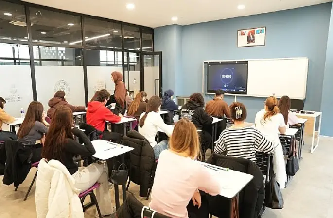 İBB'den LGS ve YKS'ye Hazırlananlara Ücretsiz Deneme Desteği