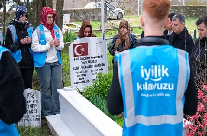 İyilik Kılavuzu'nda onlar "Baş Tacı" oldu