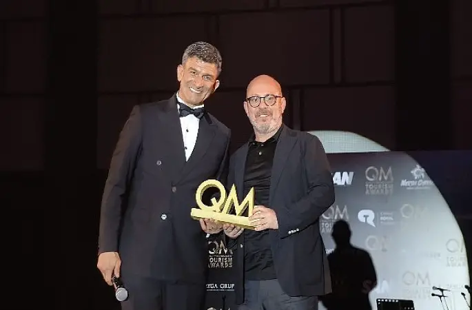 Jolly, QM Awards'ta çifte ödülle sahnede