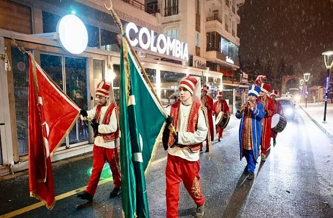 Mehteran Takımı Marşlar Çalarak Osmanlı Geleneğini Sürdürüyor