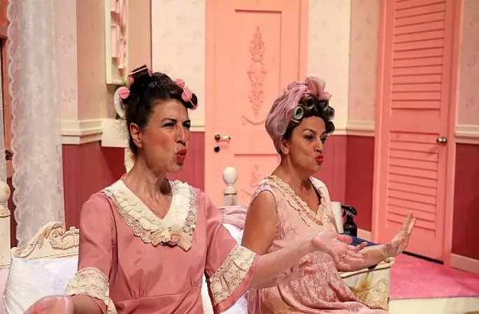 Şehrin Tiyatrosu 'Yatak Odası Komedisi' Oyunuyla Güngören'de