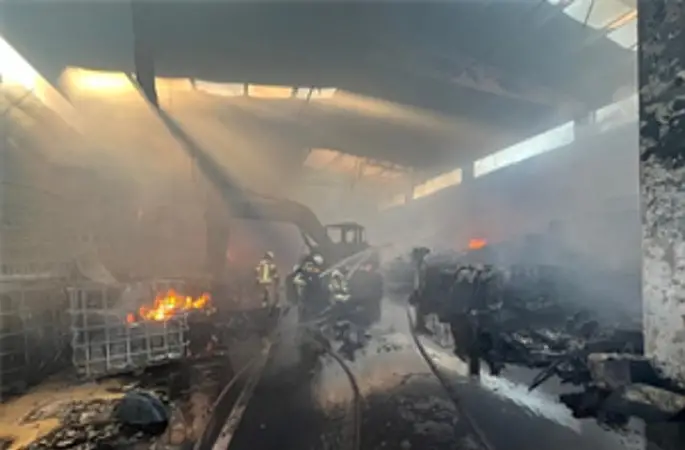 Torbalı'daki fabrika yangını kontrol altına alındı