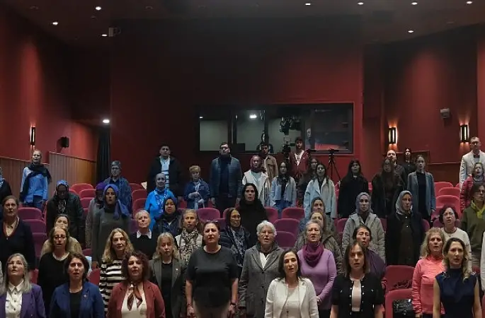 Üsküdar'da “İsmini Vermek İstemeyen Söyleşi" ile Kadınların Sessiz Kalan Sorunları Konuşuldu